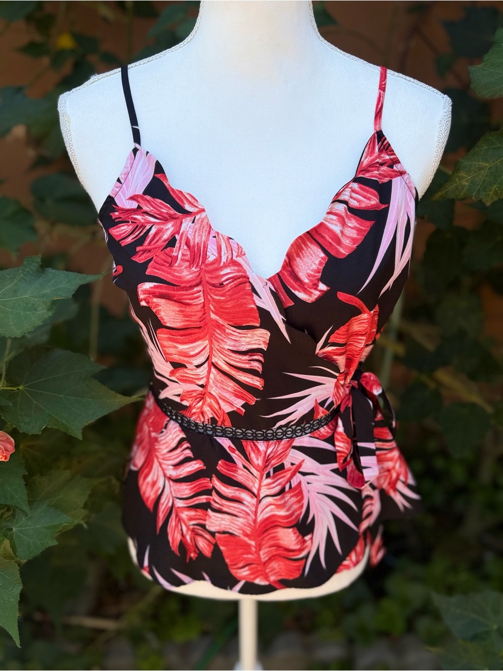 Milk & Honey Tropical Scalloped Summer Tank Top Cami Size M
